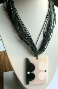 【送料無料】アクセサリー ネックレス コリアーコードノワールベージュレトロcollier multirangs cordelette perles noir pendentif rsine beige bijou rtro
