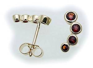 【送料無料】ネックレス　イヤリングゴールドスタッドイエローゴールドレディースearrings m granat in gold 333 studs yellow gold quality ladies