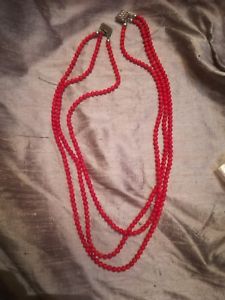 【送料無料】ネックレス　ストランドビーズビンテージvintage three strand red coral beads v s af