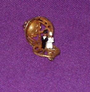 【送料無料】ネックレス　ヴィンテージゴールドvintage 1961 soild 9ct 375 gold bride amp; groom opening wedding bell 3d charm 27,735円