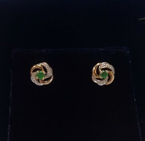 【送料無料】ネックレス　9ctイェローゴールド9mm x 8mm 09グラムエメラルドピアスイヤリングfine emerald twist stud earrings in 9ct yellow gold 9mm x 8mm 09 grams