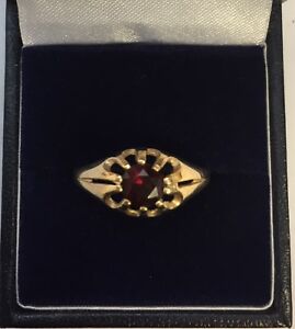 【送料無料】ネックレス　イエローゴールドガーネットリング9ct yellow gold gents garnet ring｜hokushin