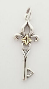【送料無料】ネックレス　18kゴールドスターリングデザイナーアンキングイチハツクロペンダントdesigner ann king fleur de lis cross pendant in 18k goldsterling silver