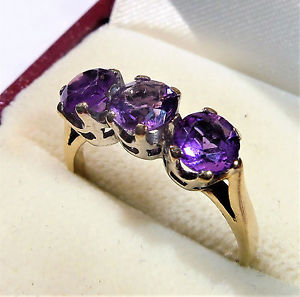 【送料無料】ネックレス　ゴールドアメジストリングサイズ9ct gold amethyst three stone ring, size m 12