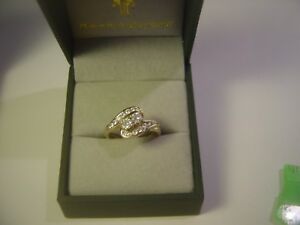 【送料無料】ネックレス　9 ct yellow gold unusual twist ring set withsparkly cubics size n quality9 ct yellow gold unusual twist ring set with spar 27,287円