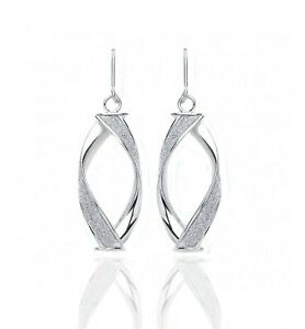 【送料無料】ネックレス　ホワイトゴールドツイストイヤリングドロップ9ct white gold twisted moondust drop earrings｜hokushin