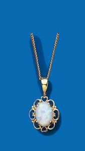 【送料無料】ネックレス　イエローゴールドオパールペンダントチェーン9ct yellow gold synthetic opal pendant chain