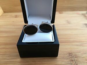 【送料無料】ネックレス　ウィットビージェットソリッドシルバーカフリンクスwhitby jet solid silver gents cuff links j833｜hokushin