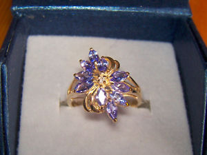 【送料無料】ネックレス イエローゴールドタンザナイトクラスタリング9ct yellow gold tanzanite cluster ring|hokushin