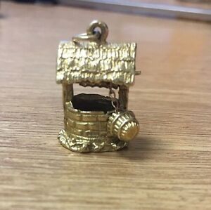 【送料無料】ネックレス　イエローゴールドブレスレット9ct yellow gold wishing well charm for bracelet l190 57g