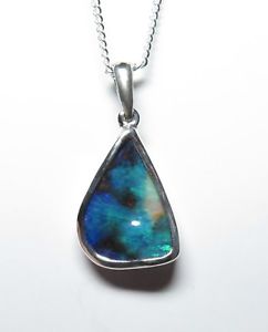 【送料無料】ネックレス　クイーンズランドボルダーオパールペンダントハンドメイドシルバーオーストラリアqueensland boulder opal pendant hand made silver natural australian stone