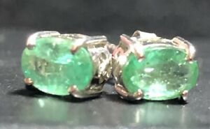 【送料無料】ネックレス　ホワイトゴールドエメラルドスタッドイヤリングbeautiful 9ct white gold emerald stud earrings