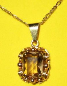 【送料無料】ネックレス　イエローチェーンゴールドスモーキークォーツペンダントsecondhand 14ct yellow gold smokey quartz pendant on chain｜hokushin