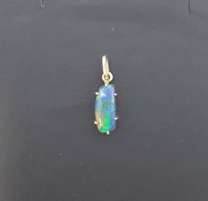 【送料無料】ネックレス　トリプレットオパールペンダントドルmiran 180098 9ct yg elongated triplet opal pendant rrp300｜hokushin