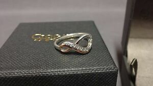 【送料無料】ネックレス　ウェールズシルバーローズゴールドリングサイズ￥welsh clogau silver amp; rose gold eternity ring size l rrp 219