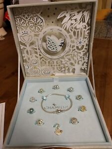 【送料無料】ネックレス　アースブレスレット￥セットbrand chamilia 925 silver peace on earth bracelet amp; charm set rrp 410