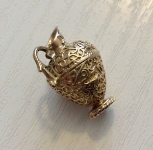 【送料無料】ネックレス　ビンテージソリッドゴールドワインbeautiful quality full hallmarked vintage solid 9ct gold wine jug charm detailed