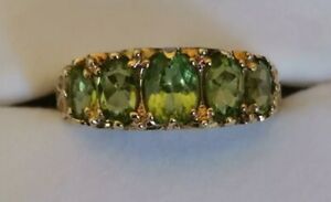 【送料無料】ネックレス ペリドットリングイエローゴールド5 five stone peridot gem ring 9ct yellow gold lush green graduated design