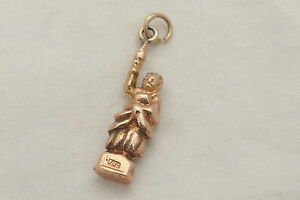 【送料無料】ネックレス　rare vintage hm 9ct solid rose gold 3dstatue of liberty 61 charm grare vintage hm 9ct solid rose gold 3d statue of liberty