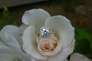 【送料無料】ネックレス　150tcwクッションカットmoissanite14kホワイトゴールド150tcw cushioncut moissanite halo promise engagement ring 14k white gold over