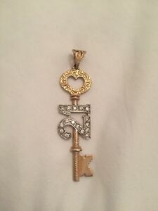 【送料無料】ネックレス　ペンダント9ct 21st pendant