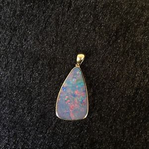 【送料無料】ネックレス　スパーク9k100オーストラリアダブレットopalペンダント100 australia doublet opal pendant with sparking colors 9k gold