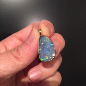 【貨物輸送無料】頸飾り オーストラリアダブレットopalシャンデリア874cts9k9nice rainbow colors australia doublet opal pendant 874cts solid 9k gold 9