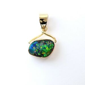 【送料無料】ネックレス　18ct 18kyellow gold natural solid 093ct boulder opalpendant made in australia18ct 18k yellow gold natural solid 093ct boul