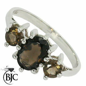 【送料無料】ネックレス　ホワイトゴールドスモーキークォーツサイズドレスクラスタリングbjc 9ct white gold smokey quartz trilogy 3 stone size p dress cluster ring r180