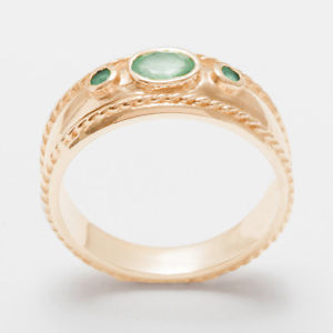 【送料無料】ネックレス　ソリッドローズゴールドエメラルドリングサイズsolid 9ct rose gold natural emerald womens trilogy ring sizes j to z｜hokushin