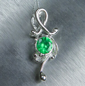 【送料無料】ネックレス　ガーネットｋイエローホワイトゴールドペンダントローズnatural vivid green tsavorite garnet 9ct 14k 18k yellow white rose gold pendant｜hokushin