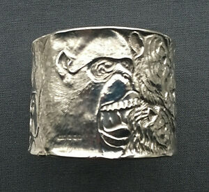 【貨物輸送無料】首飾り ソリッドシルバーカフスターリングチンパンジーライオンsolid silver zoo animals cuff repousse 925 sterling 75 chimp lion
