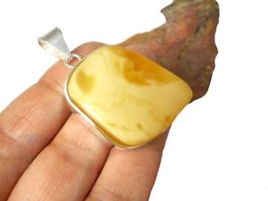 【送料無料】ネックレス　オレンジスターリングシルバーペンダントボックスbutterscotch amber sterling silver 925 gemstone pendant gift boxed