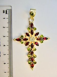【送料無料】ネックレス　シルバークロスペンダントガーネット925 st silver cross pendant with garnets amp; peridots