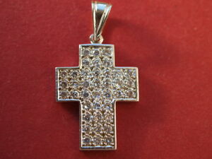 【送料無料】ネックレス　ホワイトゴールドホワイトサファイアクロスペンダントグラム14ct white gold 38mm white sapphire cross pendant 530 grams