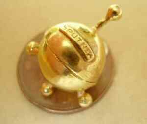 【送料無料】ネックレス　ゴールドスプートニク**9ct gold sputnik laika dog charm** fully hallmarked｜hokushin