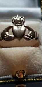 【送料無料】ネックレス　9ctサイズvアイルランドcladdaghvgc9ct gold heavy larger size v, irish claddagh ring, vgc 29,887円