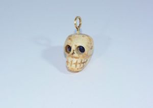【送料無料】ネックレス　18ctペンダント06ctサファイア18ct gold skull pendant 06ct sapphire eyes hallmarked