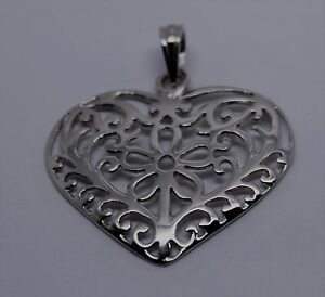 【送料無料】ネックレス　ハートペンダントkaedesigns genuine 9ct large white gold filigree heart pendant 31,187円