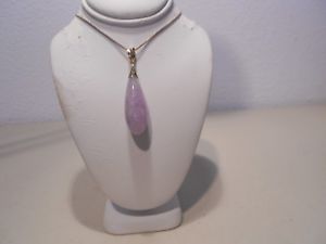 【送料無料】ネックレス　ラベンダーティアドロップペンダントｋｔゴールドチェーンlavender jade teardrop pendant 14kt gold without chain