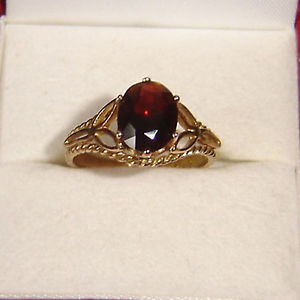 【送料無料】ネックレス　レディースゴールドガーネットリングladies hallmarked 9ct gold amp; garnet ring
