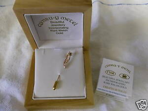 【送料無料】ネックレス　ローズウェルシュラッパスイセンラペルピンcymru y metel 9ct rose welsh gold daffodil lapel pin