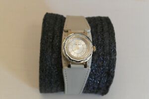 【送料無料】　腕時計　スワロフスキーレディースカフウォッチswarovski ladies cuff watch