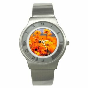 【送料無料】　腕時計　フィールドゴールドステンレススチールラウンドyellow daisies in field gold stainless steel watch round
