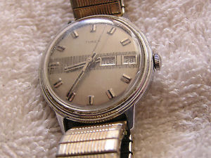 【送料無料】　腕時計　ビンテージvintage timex watch with day date