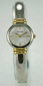 【送料無料】　腕時計　パルサーゴールドシルバーステンレススチールバッテリーレジストpulsar women watch gold silver stainless steel battery water resist white quartz