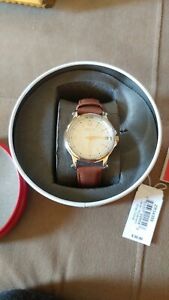 【送料無料】　腕時計　バッテリーステンレスシルバーrelic watch womens battery brown leather stainless silver excellent cond nwts