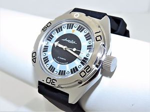 【送料無料】　腕時計　ヴォストークロシアマニュアルダイバーvostok amphibian russian military man watch auto diver 200 m amphibia 670927