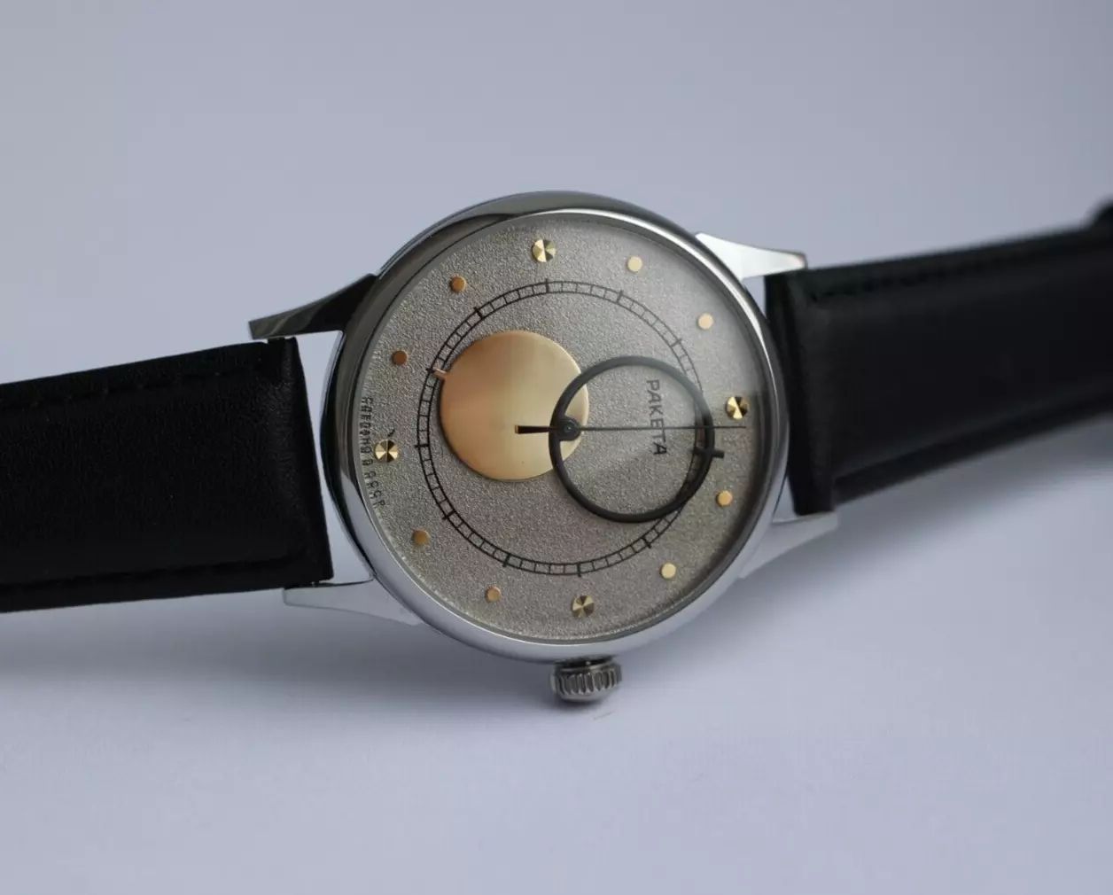 【貨物輸送無料】新品 RAKETA 時辰儀