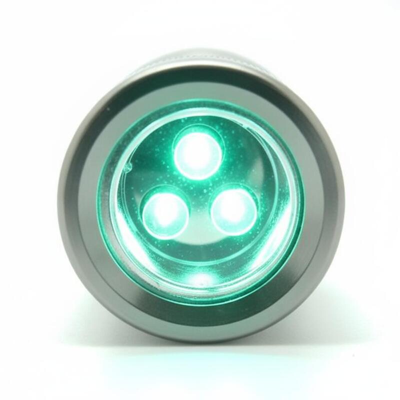 【楽天市場】500nm - 505nm シアン色 Cyan LED 5mm砲弾型LED3灯搭載 アルミ製ハンディライト 電池式 (単3電池2本 ...